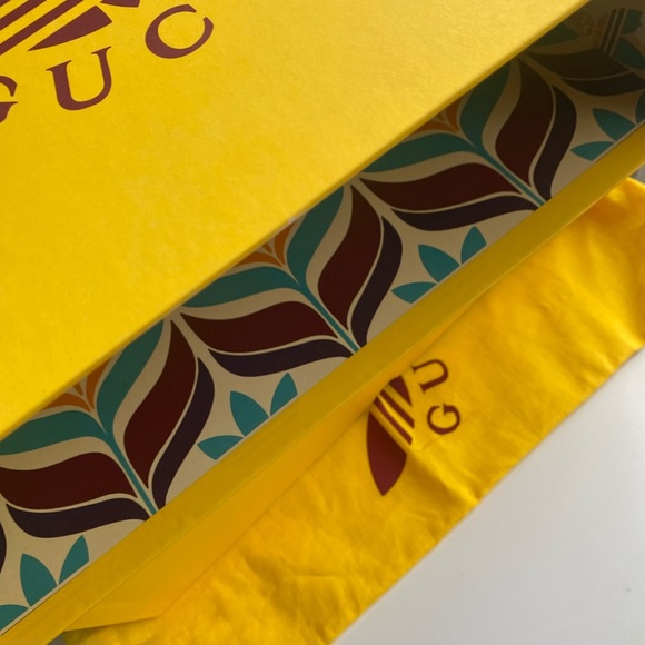 GUCCI x ADIDAS Slides (Authentic) - Picture 8 of 16